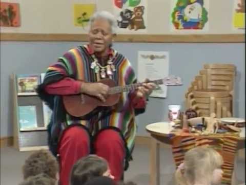 Ella Jenkins - "Who Fed the Chickens?" [Live at the Smithsonian]